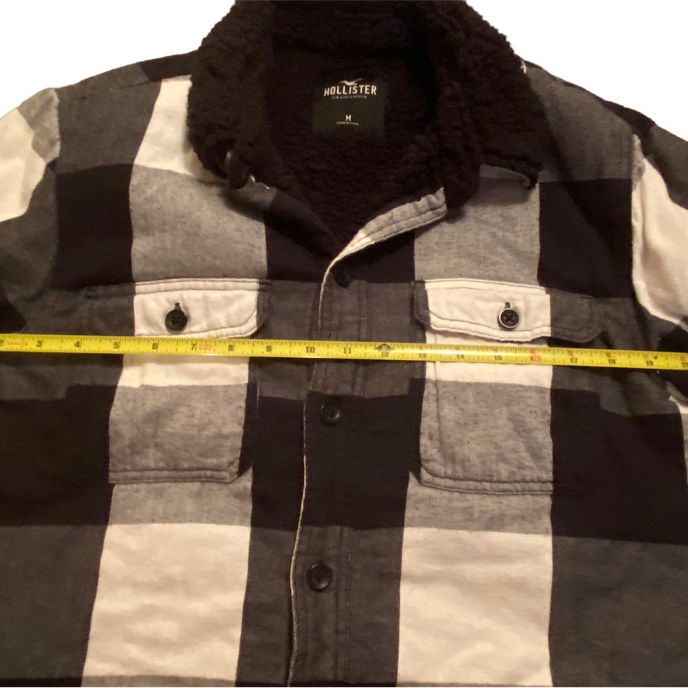 Women’s Hollister size M long sleeve plaid fleece jacket - Picture 3 of 5